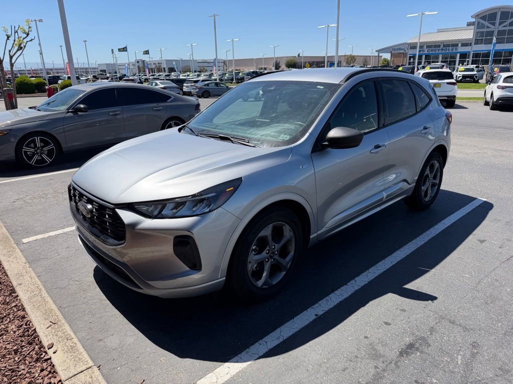 Used 2024 Ford Escape ST-Line image 1