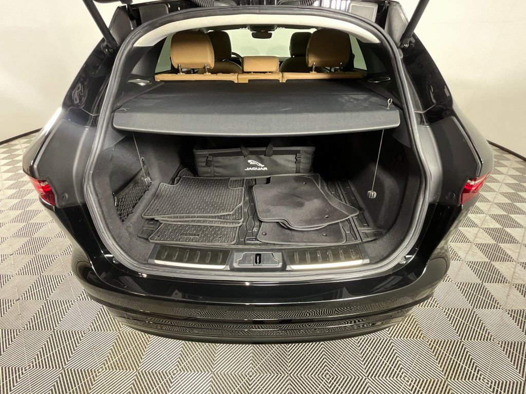 Used 2022 Jaguar F-PACE S image 28