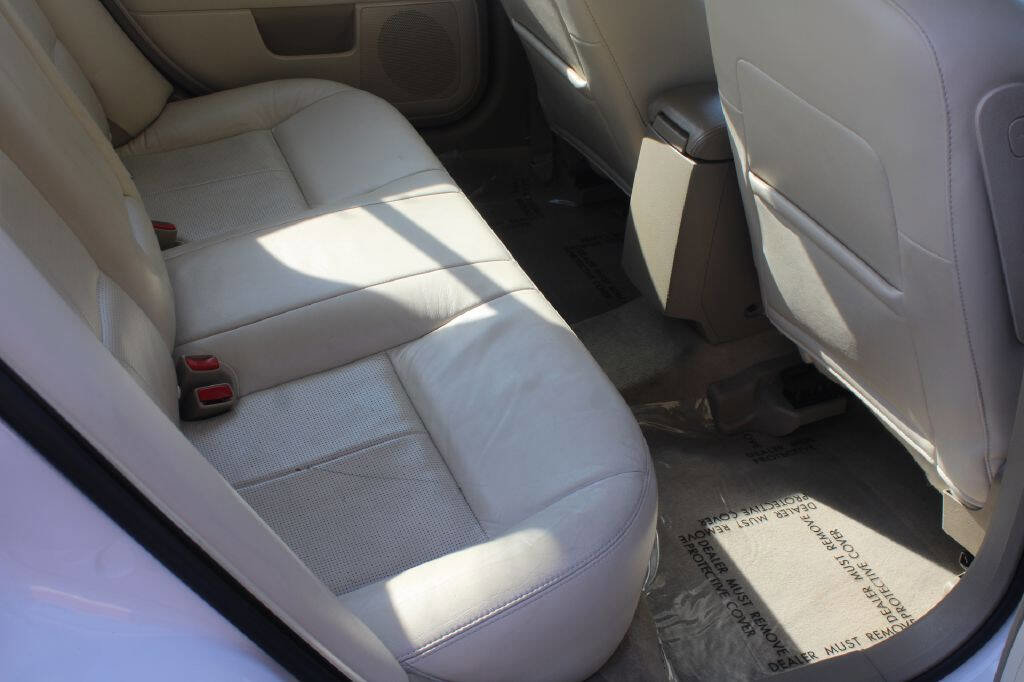 Used 2009 Lincoln MKZ image 9