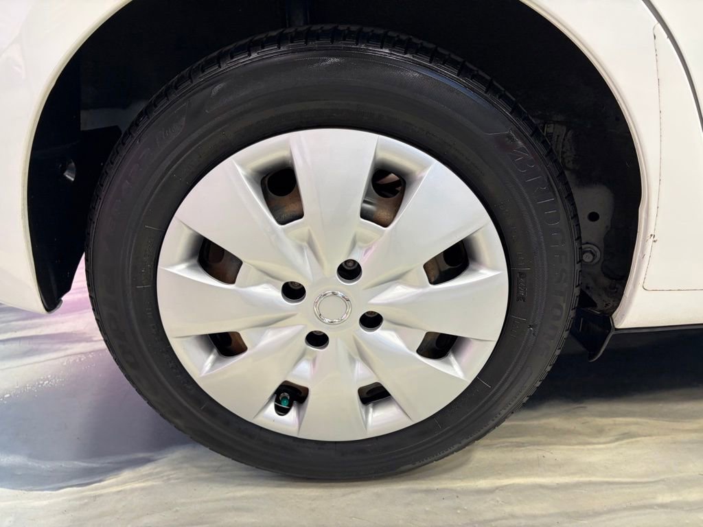 Used 2017 Toyota Yaris L image 20