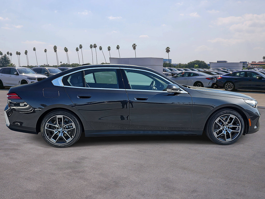 New 2026 BMW 530i w/ Executive Package RWD image 4