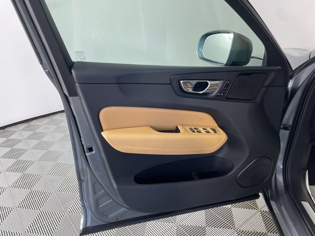 Used 2020 Volvo XC60 T5 Inscription w/ Protection Package Premier AWD/4WD image 18