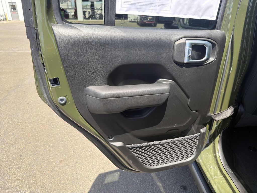 Used 2023 Jeep Gladiator Sport AWD/4WD image 12