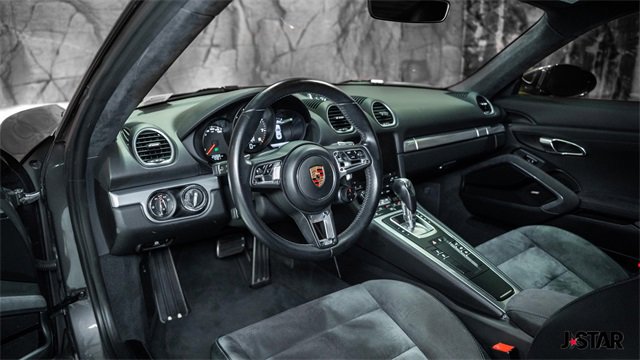 Used 2018 Porsche 718 Cayman GTS image 24