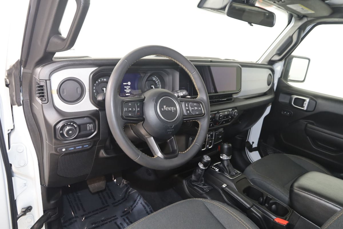 Used 2024 Jeep Wrangler Unlimited w/ Convenience Group AWD/4WD image 23