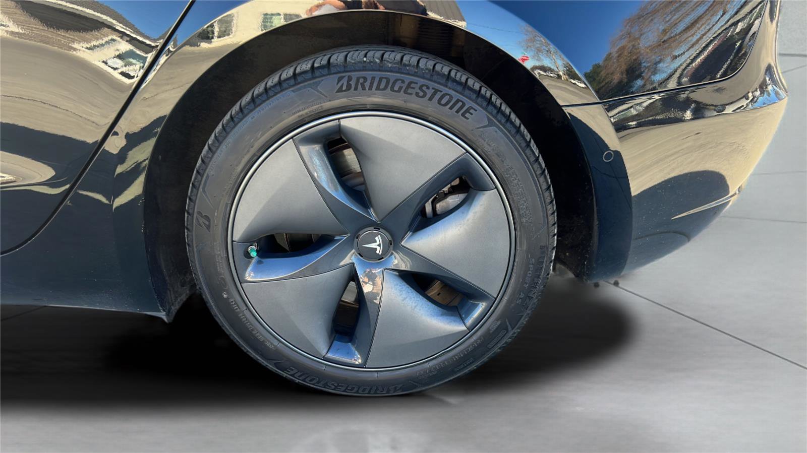 Used 2019 Tesla Model 3 Standard Range Plus image 17