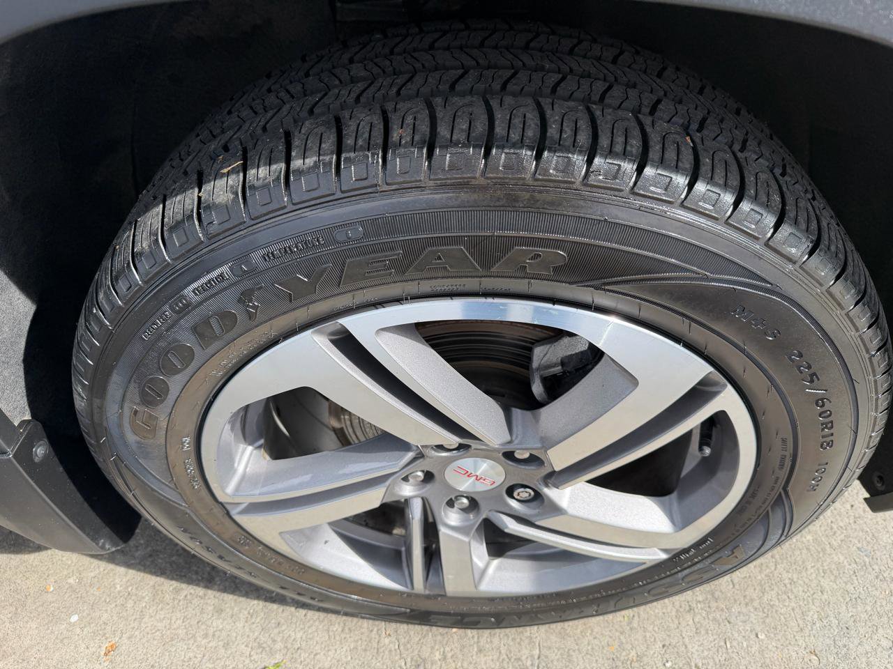 Used 2018 GMC Terrain SLT w/ Infotainment Package II AWD/4WD image 24