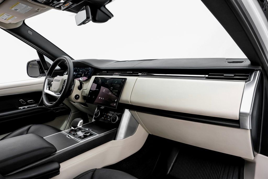 Used 2022 Land Rover Range Rover Long Wheelbase SE image 10