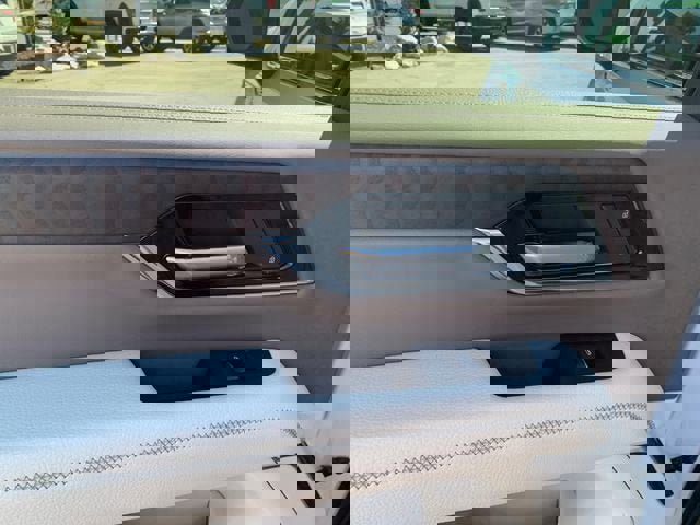 New 2026 GMC Yukon XL Denali w/ Denali Reserve Package AWD/4WD image 15