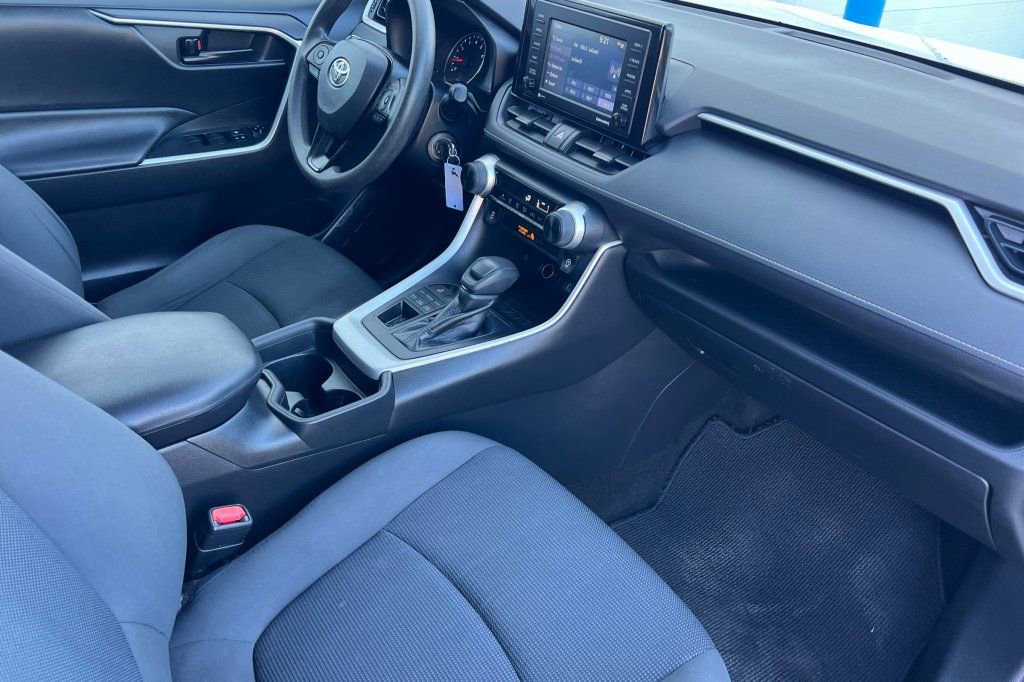 Used 2020 Toyota RAV4 LE w/ Carpet Mat Package AWD/4WD image 13