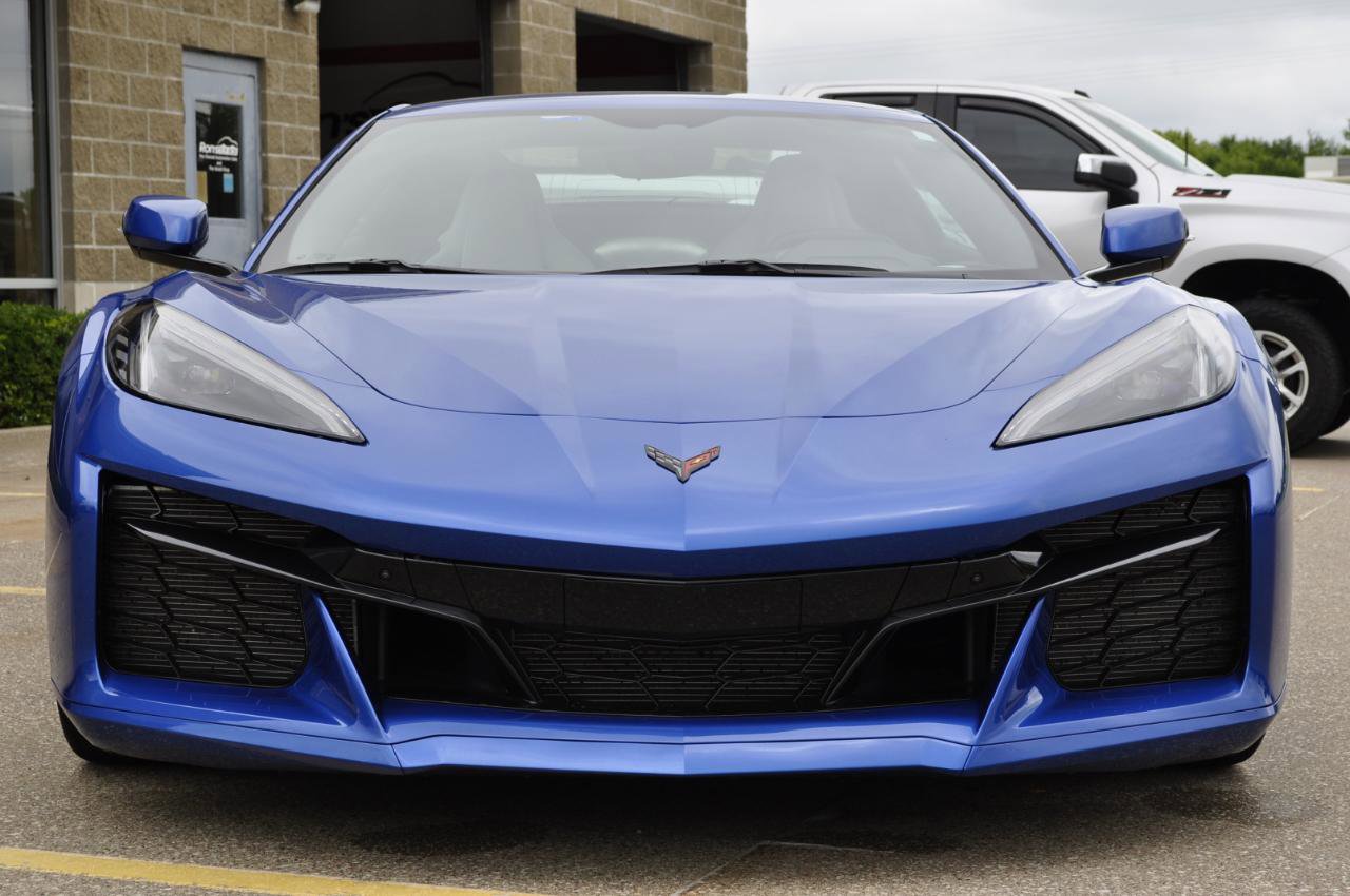 Used 2023 Chevrolet Corvette Z06 image 2