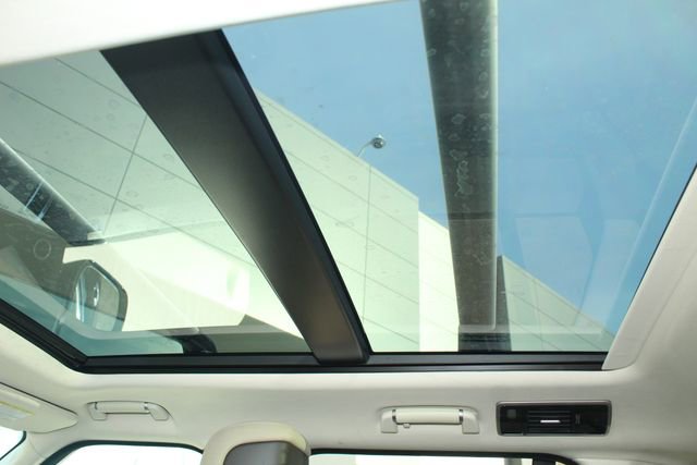 Used 2020 Land Rover Range Rover HSE image 25