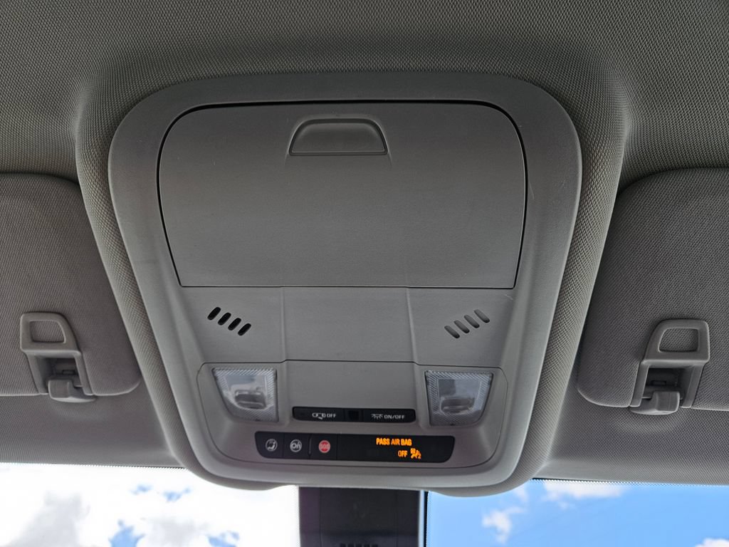 Used 2020 Chevrolet Equinox LT FWD image 18