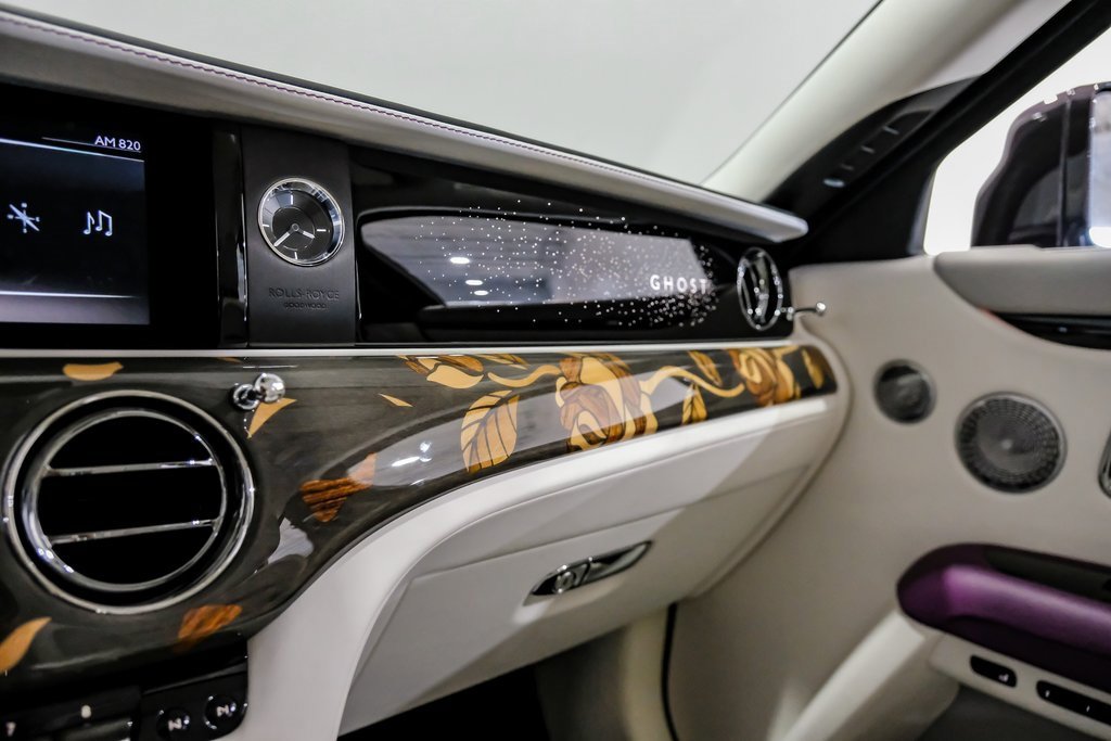 Used 2024 Rolls-Royce Ghost image 24