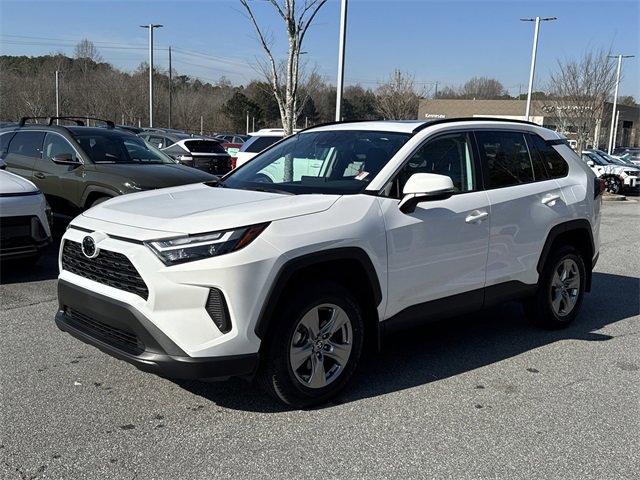 Used 2025 Toyota RAV4 XLE image 3