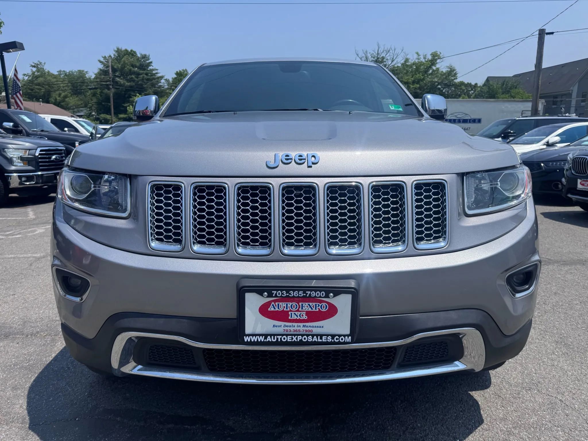 Used 2015 Jeep Grand Cherokee Limited w/ Trailer Tow Group IV image 8