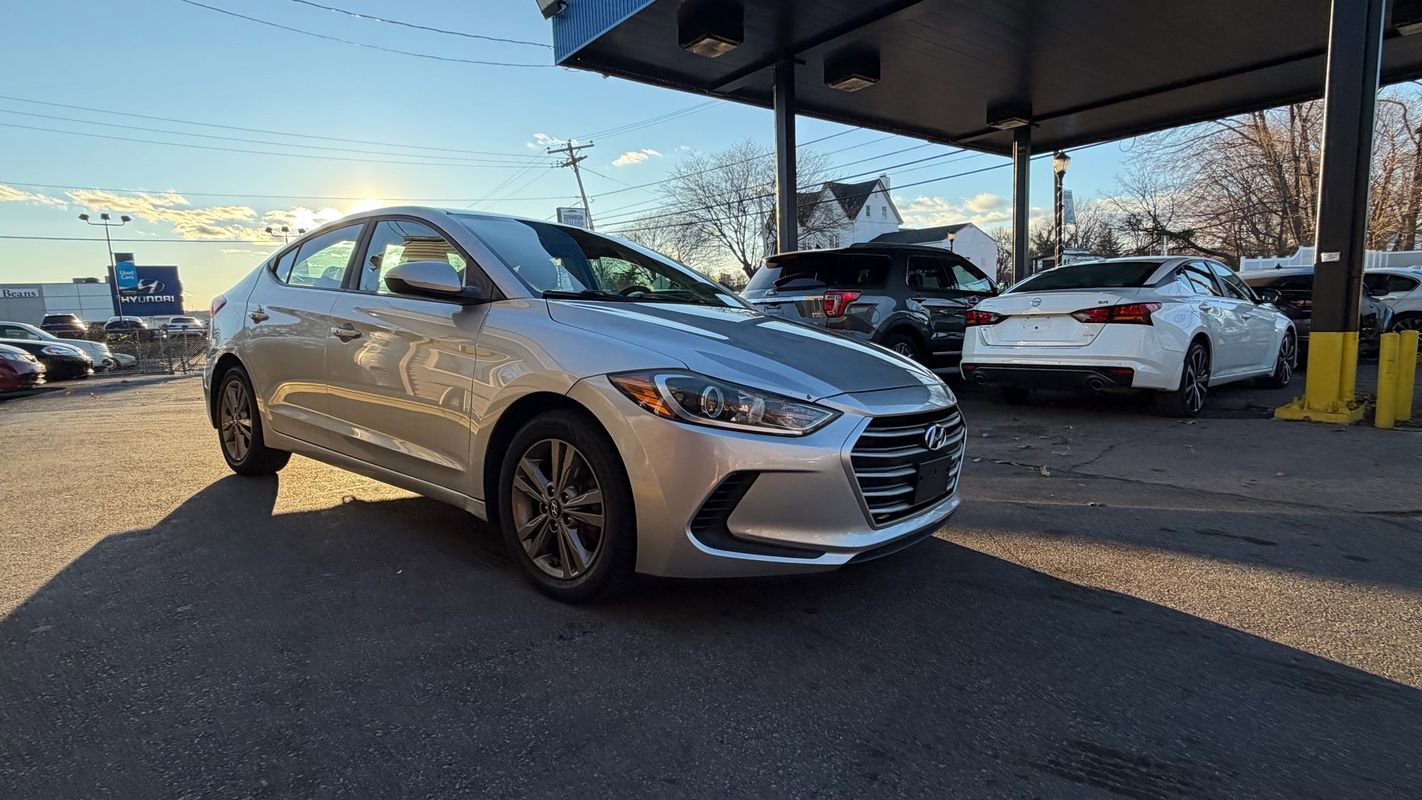 Used 2017 Hyundai Elantra SE image 7