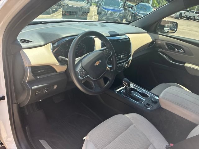 Used 2023 Chevrolet Traverse LS FWD image 18