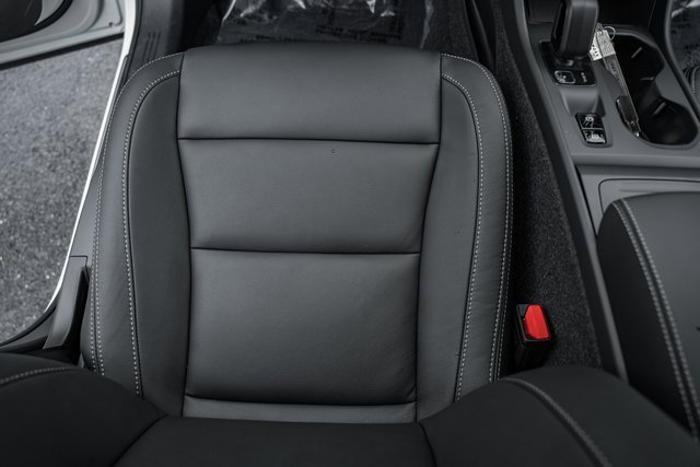 Certified 2025 Volvo XC40 B5 Core w/ Protection Package Premier image 33