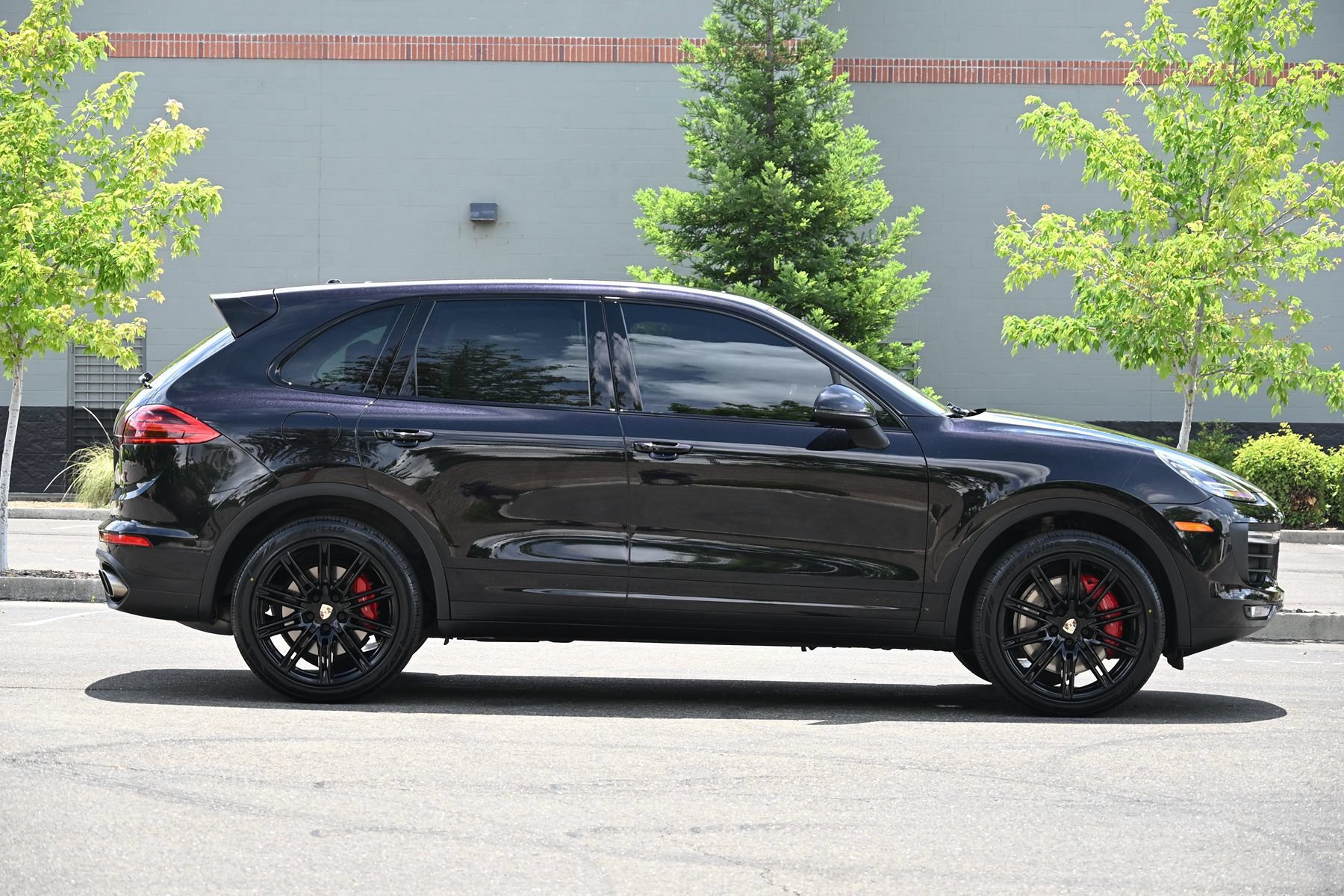 Used 2015 Porsche Cayenne Turbo AWD/4WD image 4