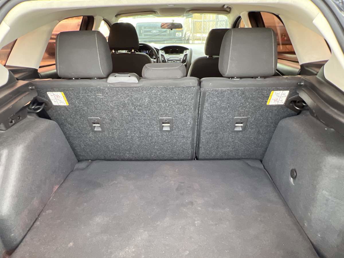 Used 2015 Ford Focus SE w/ SE Sport Package image 19