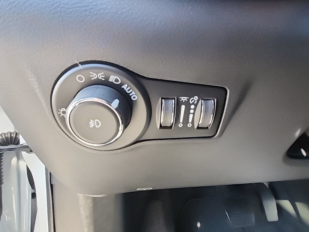 New 2026 Jeep Compass Latitude AWD/4WD image 28