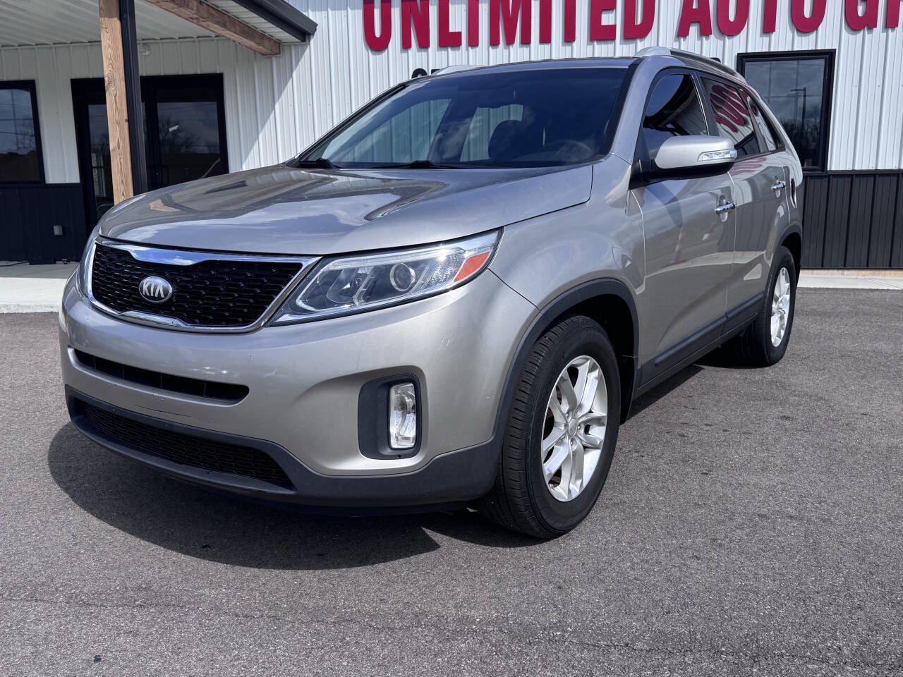 Used 2014 Kia Sorento LX FWD image 2