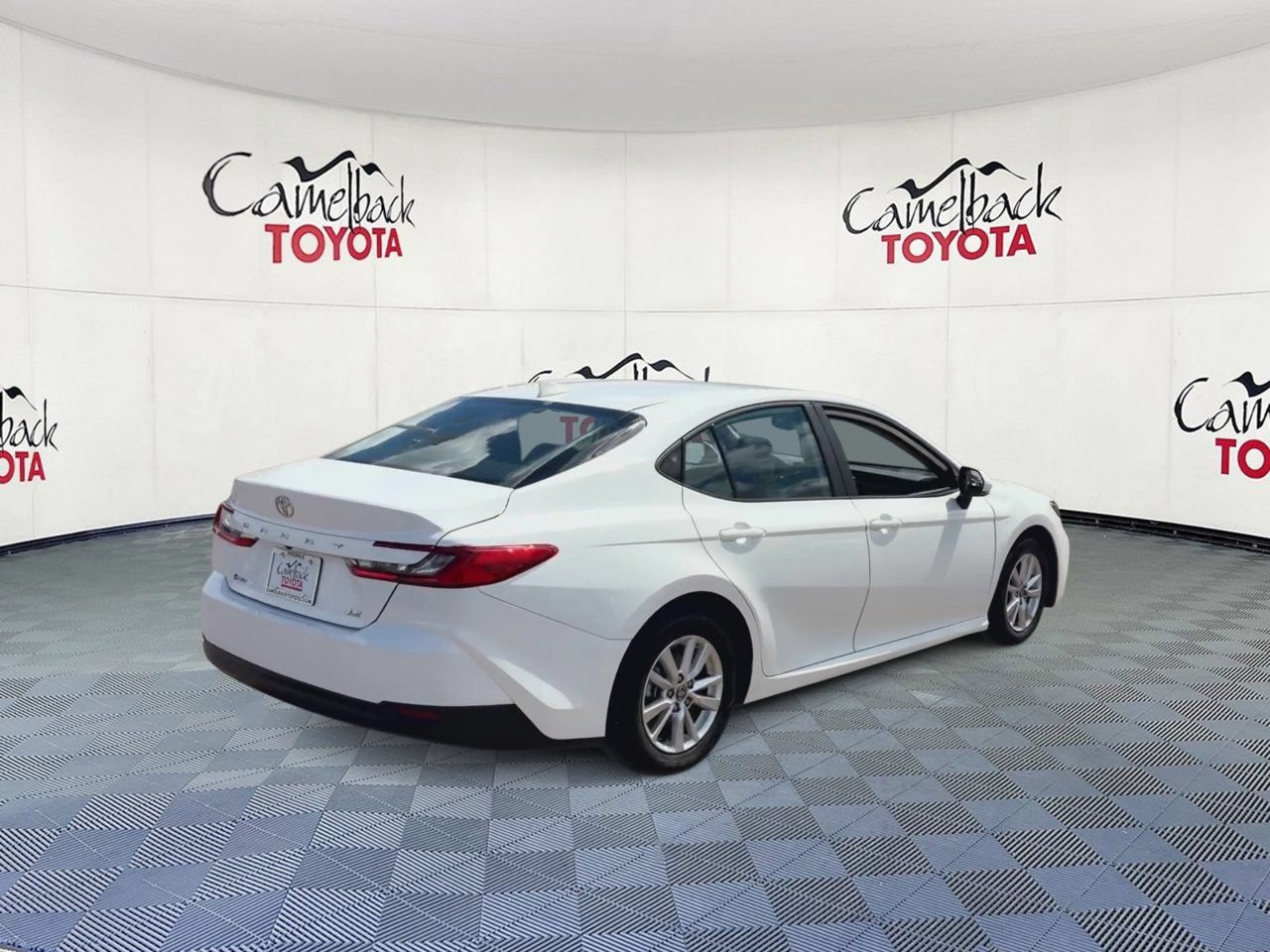 Used 2025 Toyota Camry LE FWD image 2