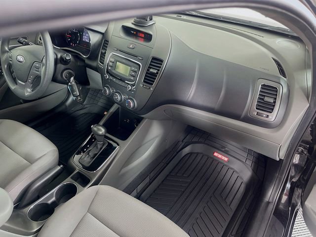 Used 2017 Kia Forte LX image 26