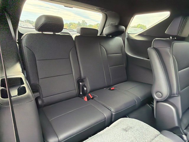 New 2027 Chevrolet Traverse LT w/ Midnight/Sport Edition AWD/4WD image 32