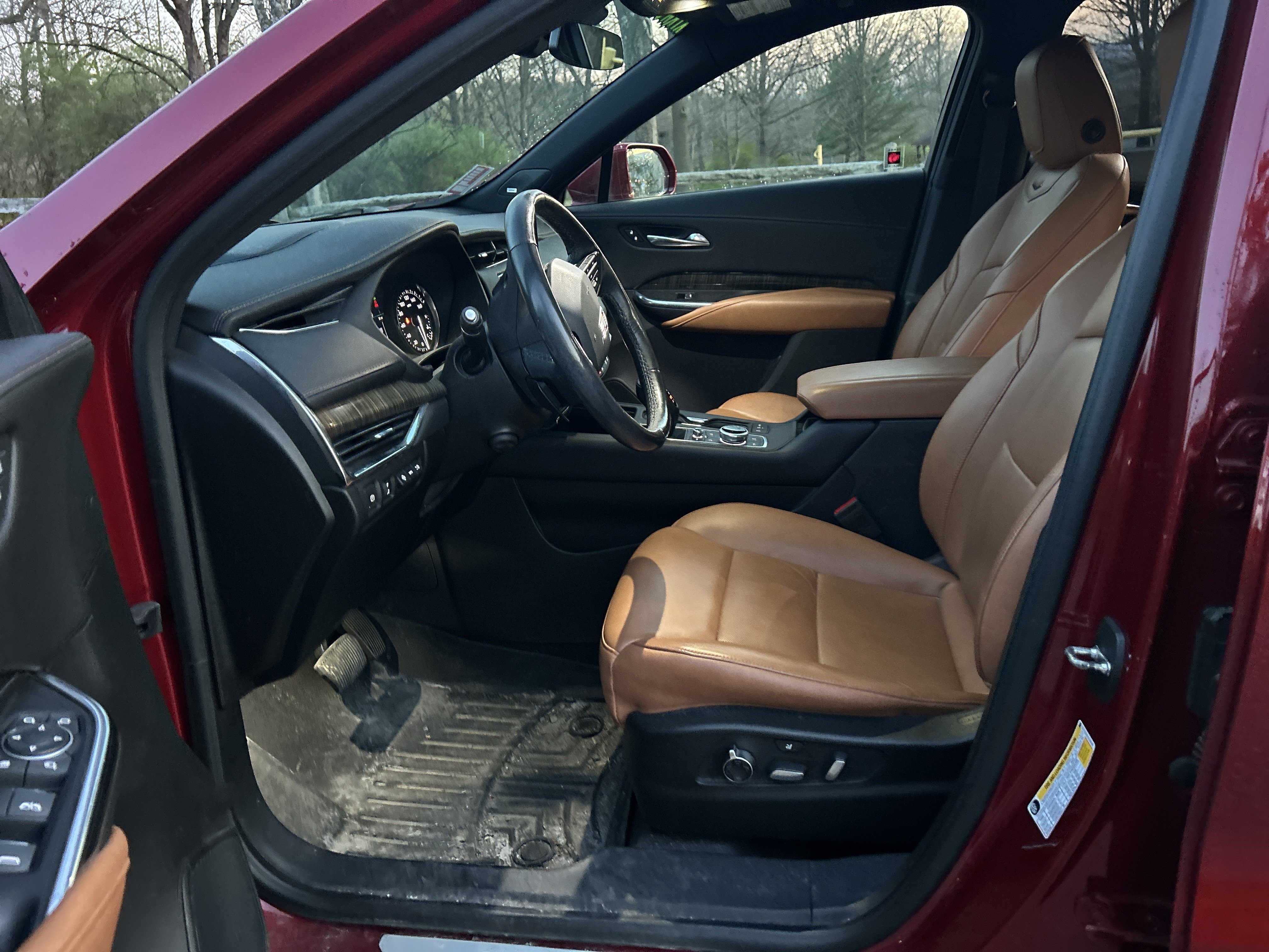 Used 2019 Cadillac XT4 Premium Luxury AWD/4WD image 23