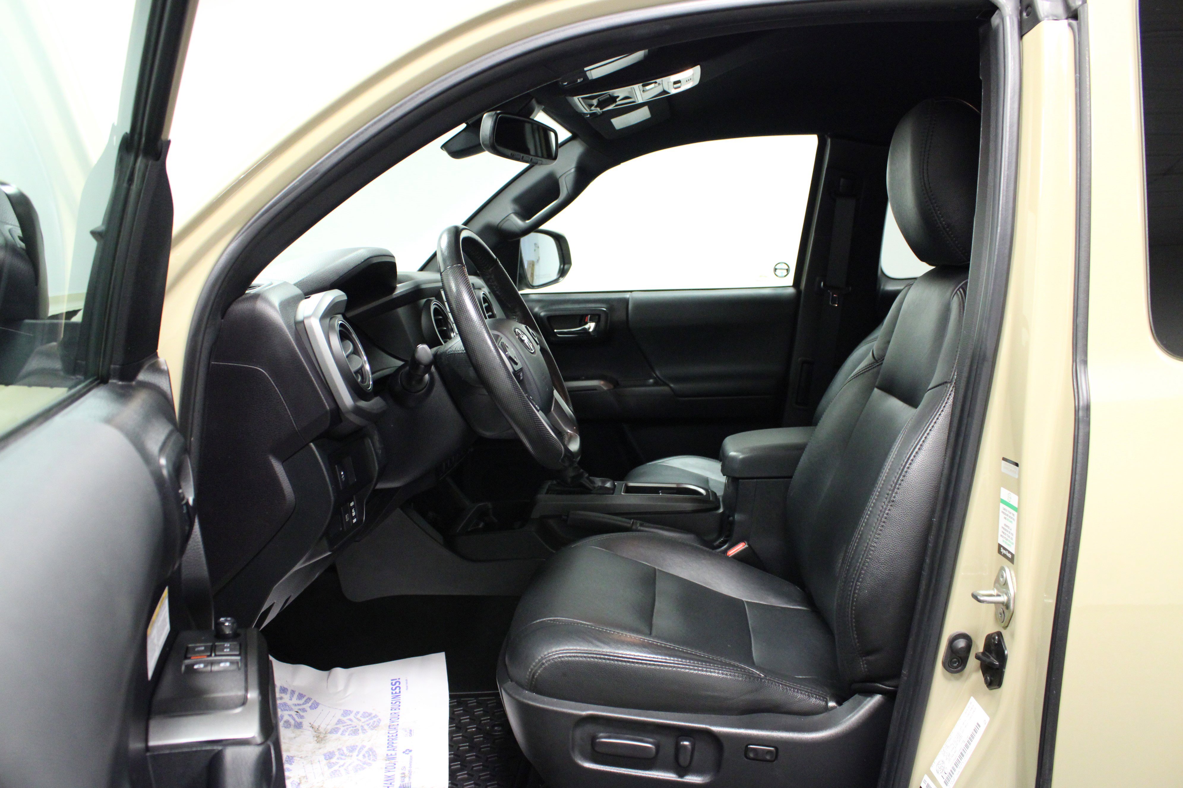 Used 2020 Toyota Tacoma TRD Off-Road image 12