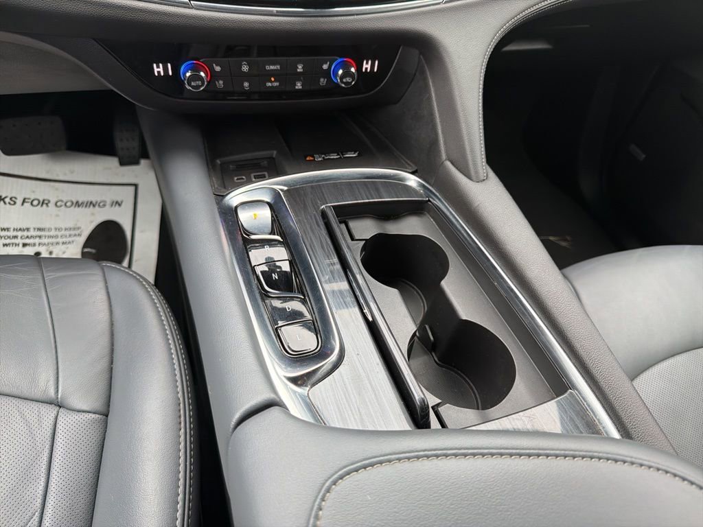 Used 2024 Buick Enclave Premium image 16