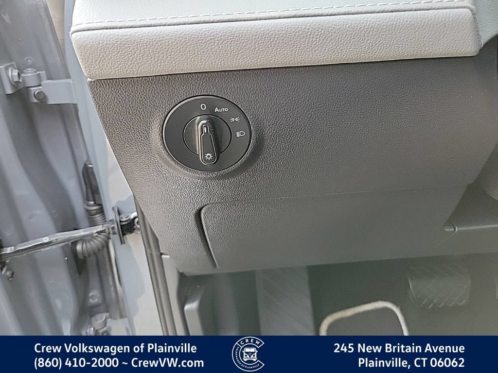 Certified 2023 Volkswagen Taos SEL AWD/4WD image 40