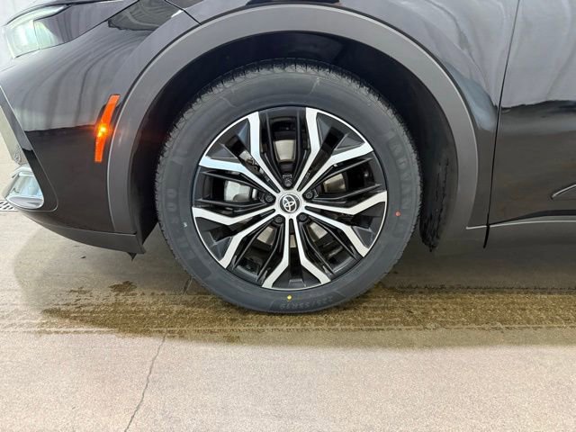 Certified 2024 Toyota Crown XLE image 22