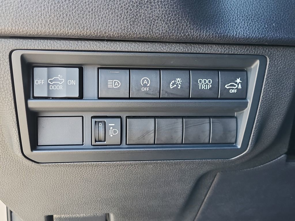 Used 2022 Toyota Tundra SR5 w/ SR5 Convenience Package image 23