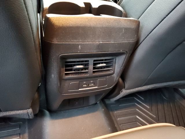 Used 2025 GMC Canyon Denali image 15