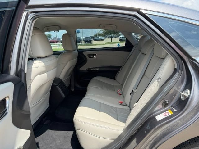Used 2016 Toyota Avalon XLE FWD image 13