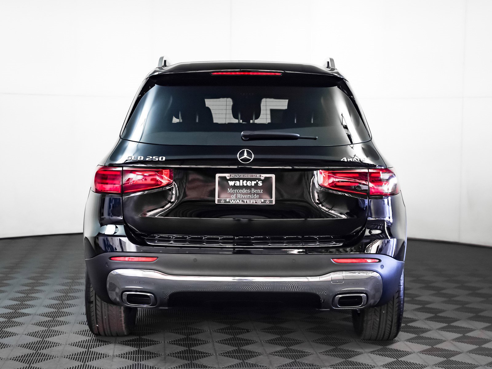 New 2025 Mercedes-Benz GLB 250 4MATIC image 13