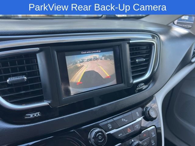 Used 2020 Chrysler Pacifica Touring-L w/ Tire & Wheel Group image 13