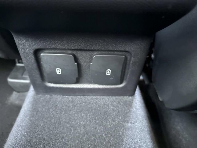 Used 2023 Lincoln Corsair Reserve w/ Equipment Group 202A image 17