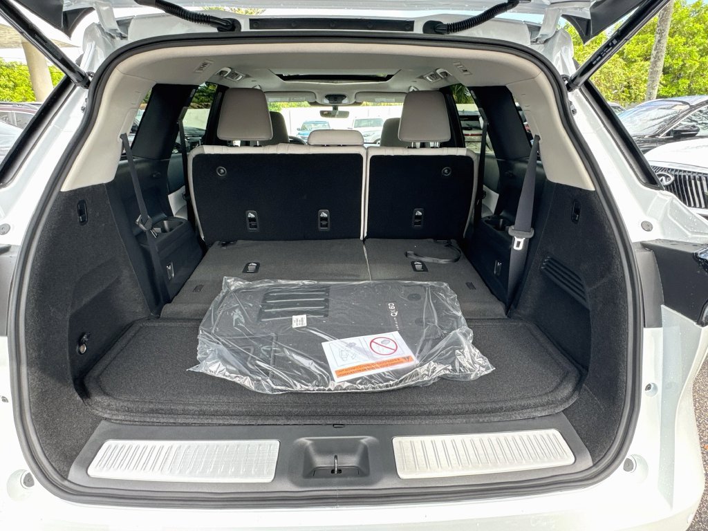 Used 2027 INFINITI QX60 Luxe w/ Cargo Package FWD image 29