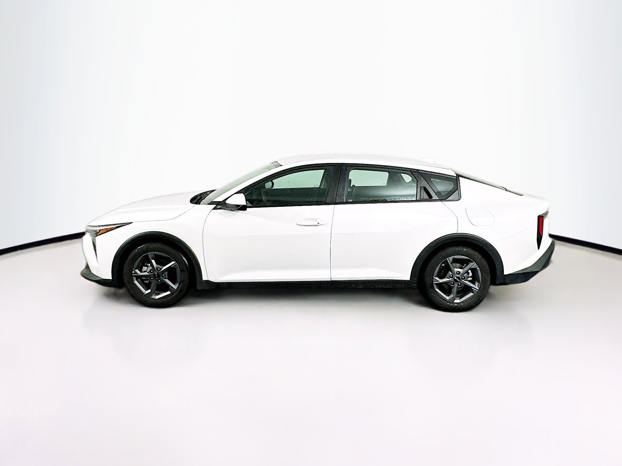 Used 2025 Kia K4 LXS image 4