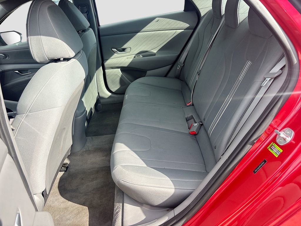 Used 2023 Hyundai Elantra SEL w/ Convenience Package image 24