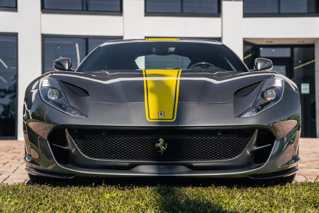 Used 2019 Ferrari 812 Superfast RWD image 7