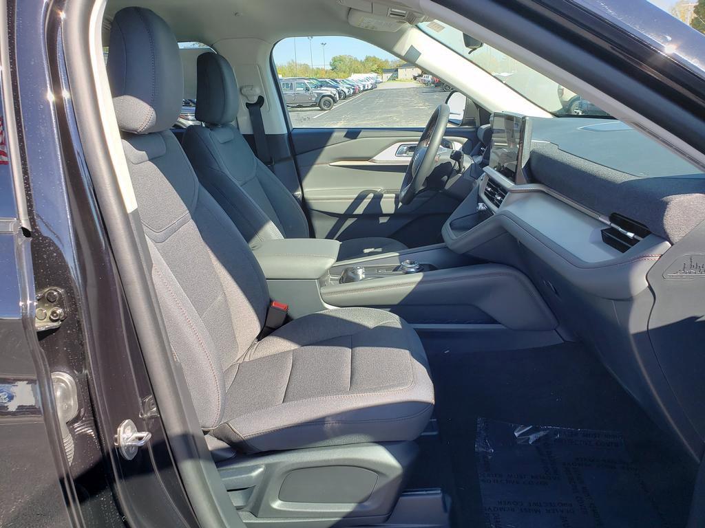 New 2026 Ford Explorer Active image 16