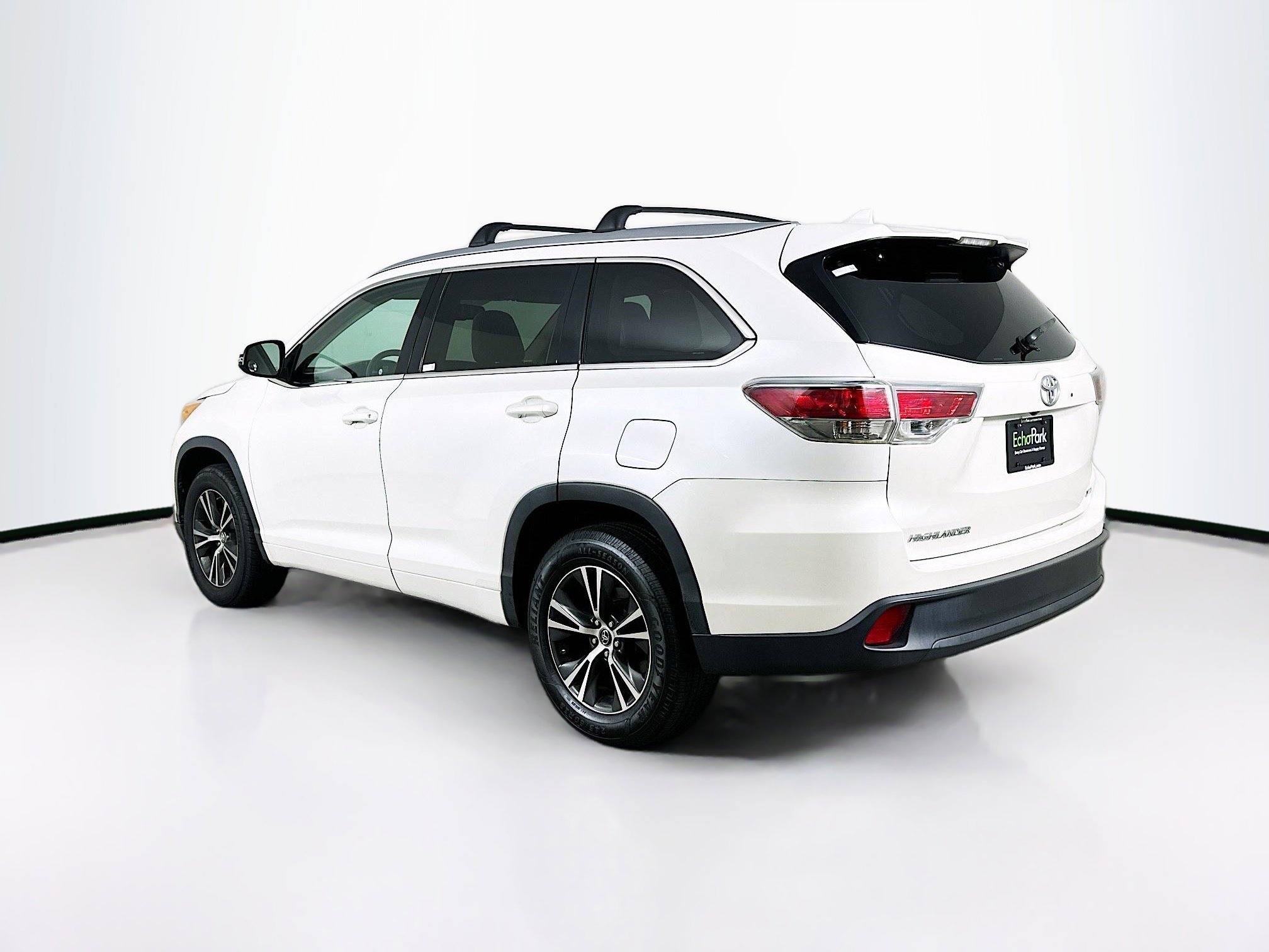Used 2016 Toyota Highlander XLE image 5
