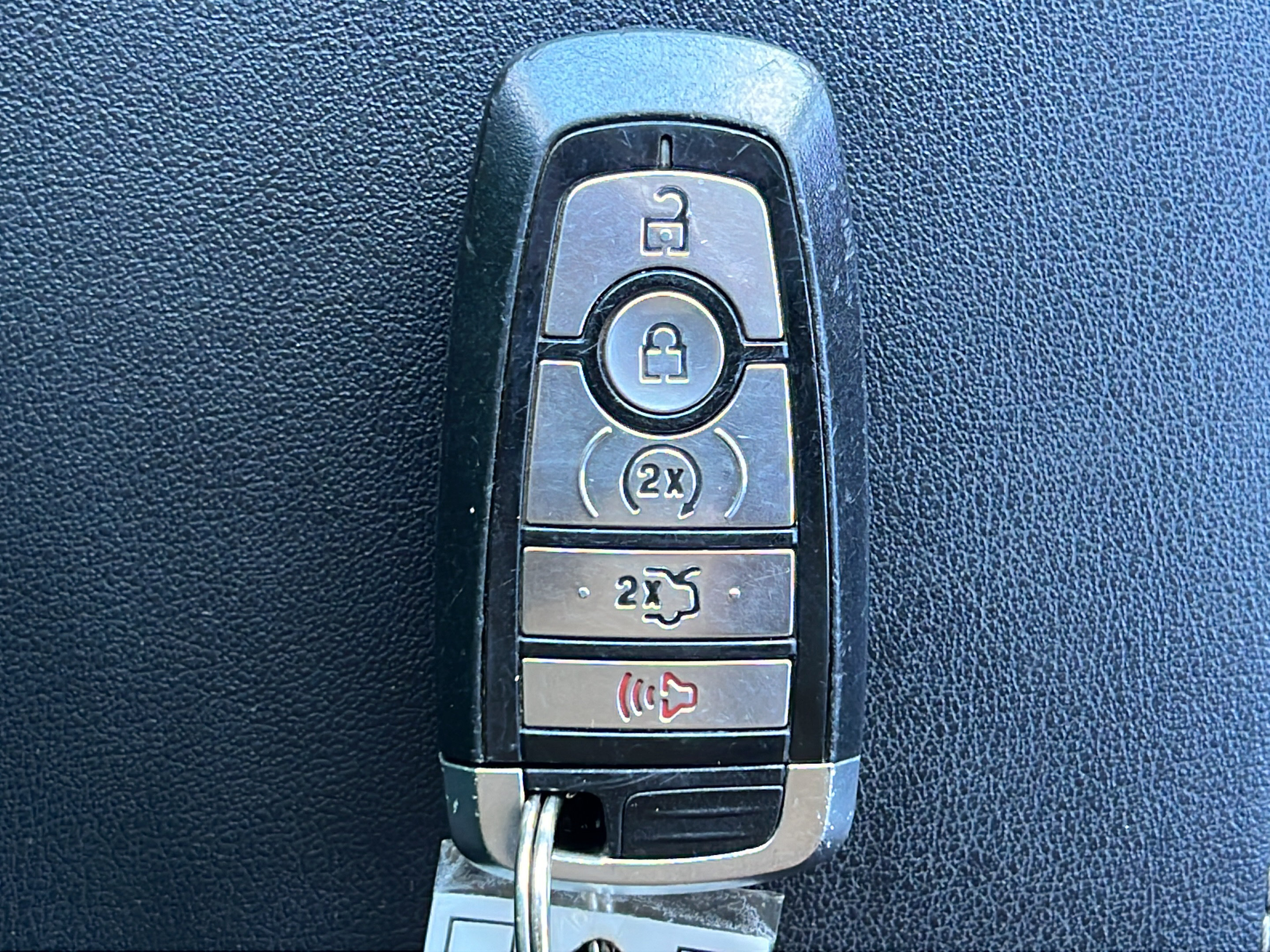 Used 2019 Ford Edge Titanium w/ Equipment Group 301A FWD image 27
