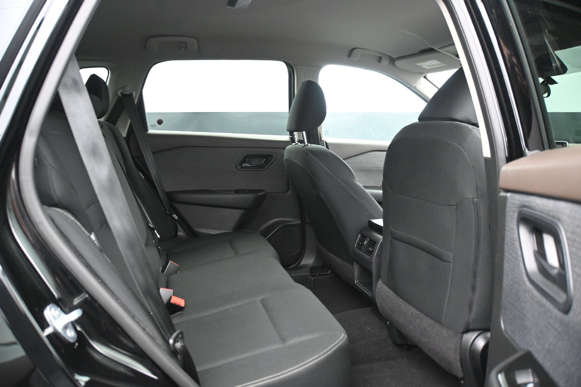 Used 2023 Nissan Rogue S AWD/4WD image 14