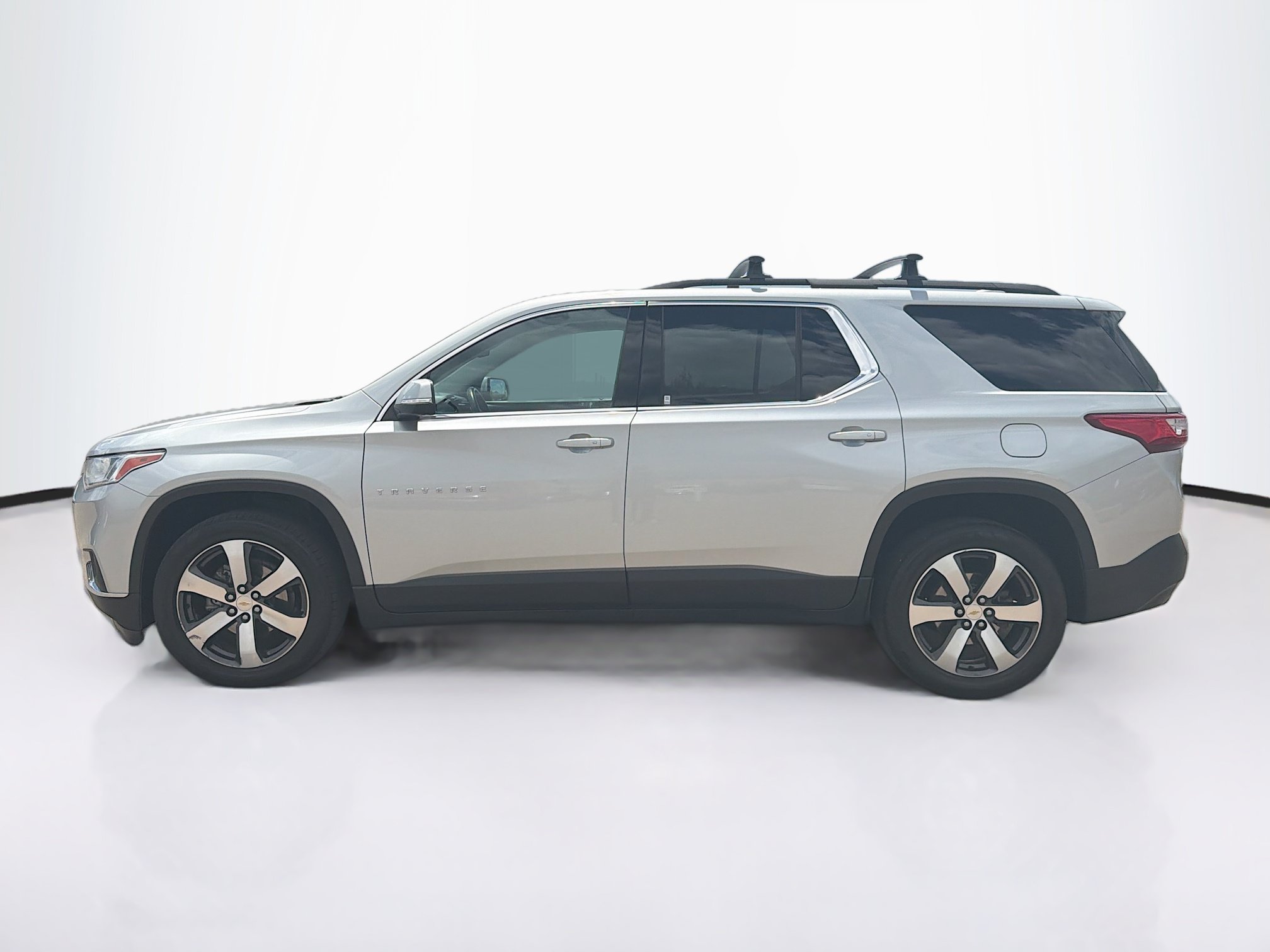 Used 2021 Chevrolet Traverse LT w/ LT Premium Package AWD/4WD image 4